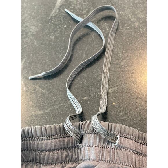 ADIDAS Gray running shorts XL  3" ladies - Picture 6 of 13